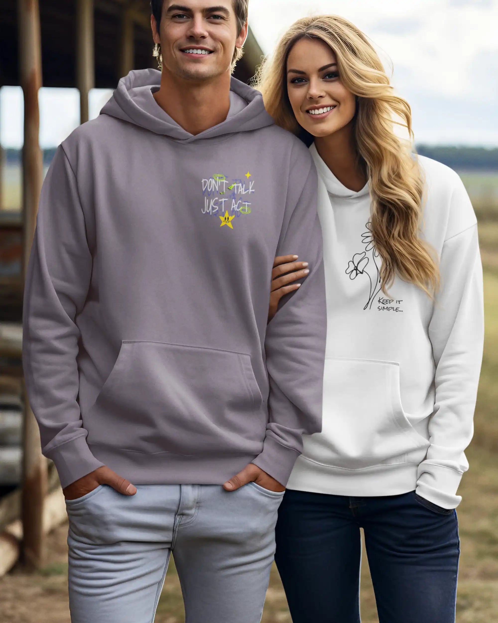 Frau und Mann tragen jeweils einen Oversize design hoodie.