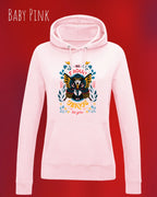 damen hoodie baby pink im feminine fit aus weicher baumwollmischung mit design be proud