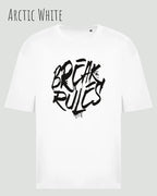 das bild zeigt ein oversized heavyweight design-t-shirt in der farbe arctic white mit dem motiv break rules.