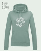 damen hoodie dusty green im feminine fit aus weicher baumwollmischung mit design break rules