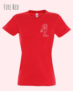 Das Bild zeigt das Basic Design-T-Shirt mit tailliertem Schnitt in der Farbe fire red und mit dem statement keeü it simple.