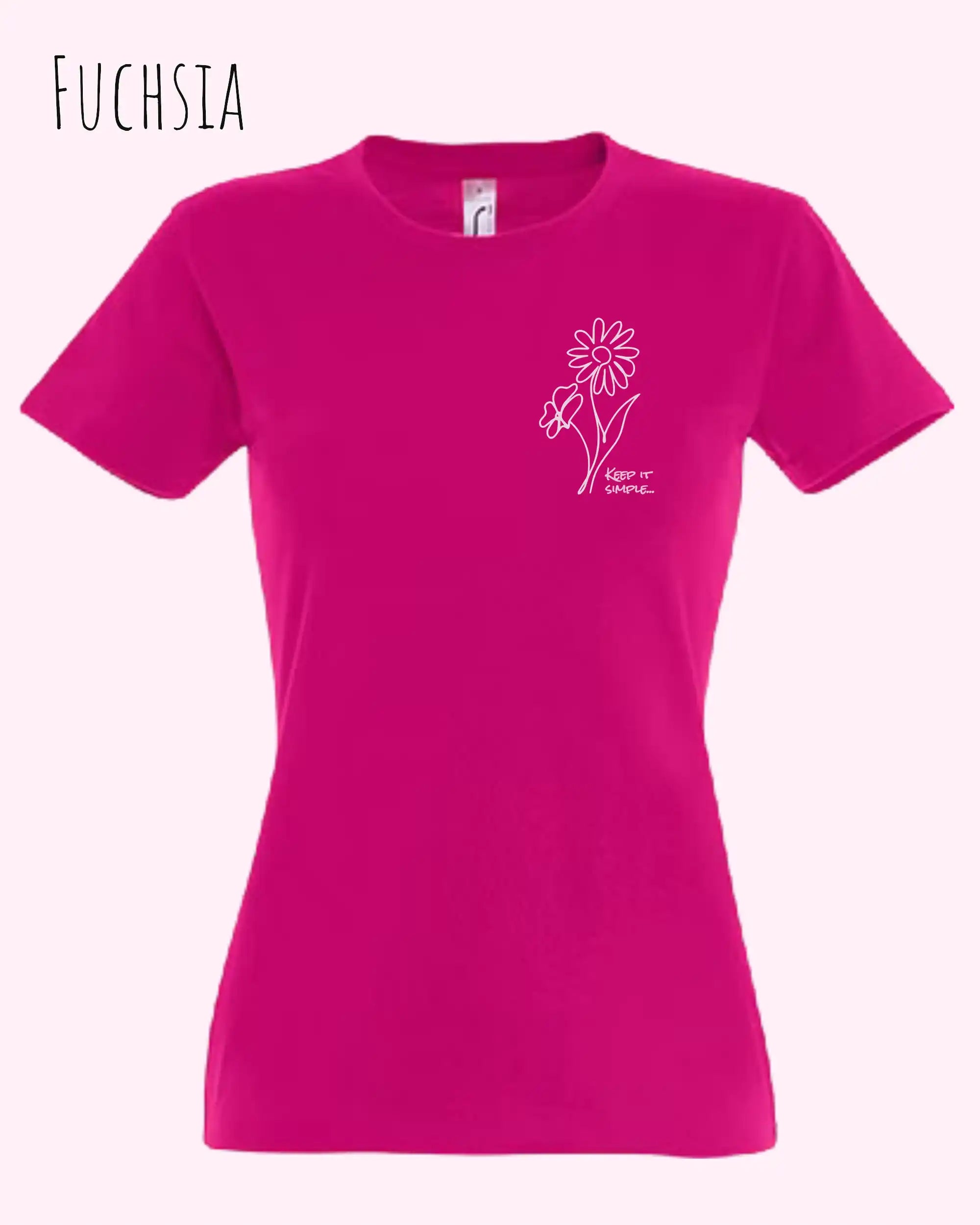 Das Bild zeigt das Basic Design-T-Shirt mit tailliertem Schnitt in der Farbe fuchsia und mit dem statement keeü it simple.