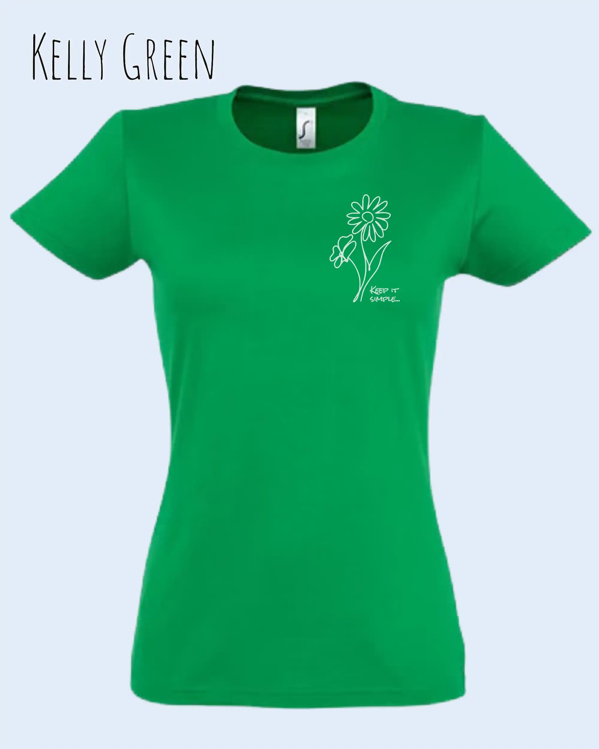 Das Bild zeigt das Basic Design-T-Shirt mit tailliertem Schnitt in der Farbe kelly green und mit dem statement keeü it simple.