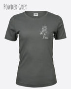 Das Bild zeigt das Organic Premium T-Shirt in der Farbe powder grey mit dem Statement-Design keep it simple.