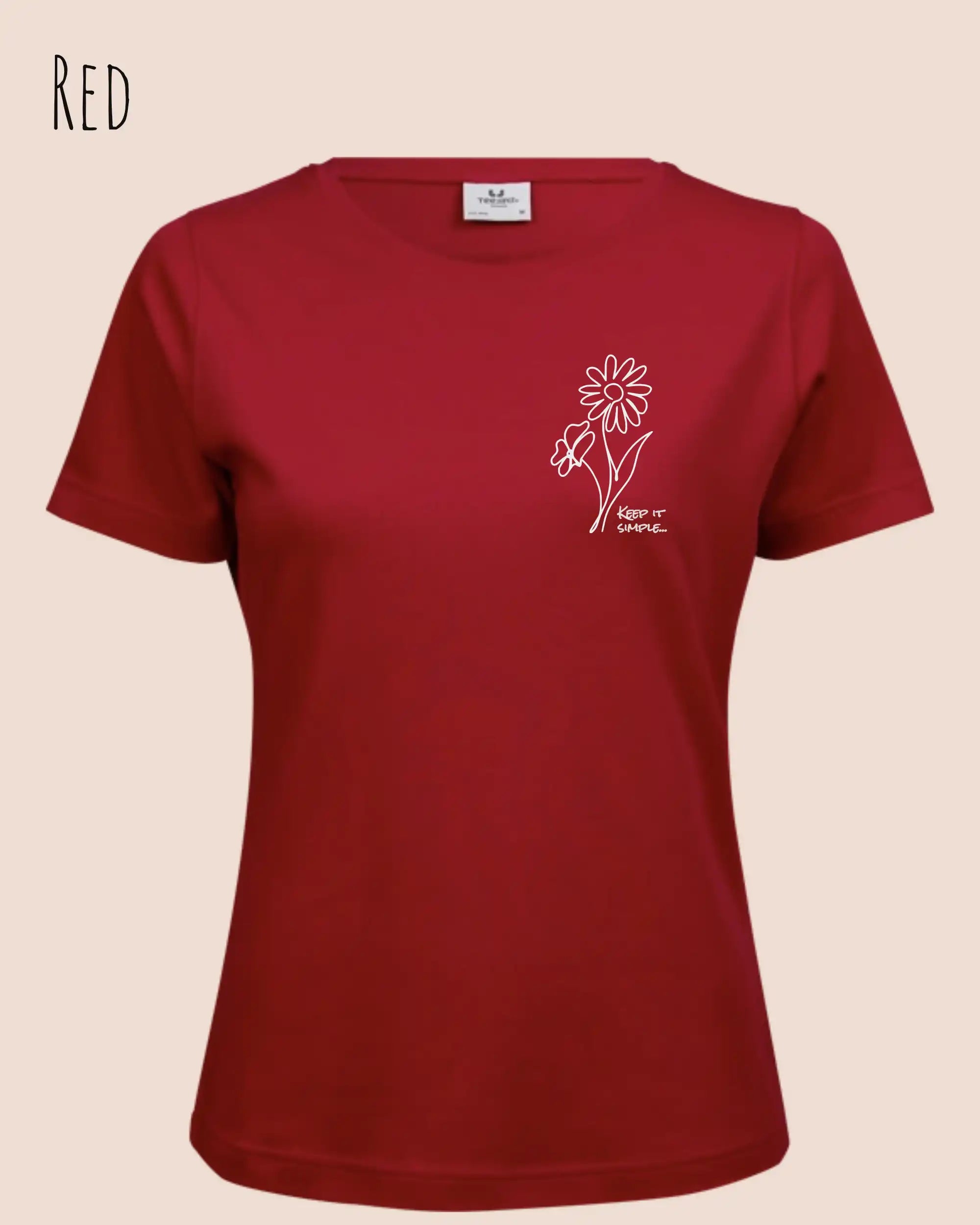 Das Bild zeigt das Organic Premium T-Shirt in der Farbe red mit dem Statement-Design keep it simple.