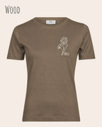 Das Bild zeigt das Organic Premium T-Shirt in der Farbe wood mit dem Statement-Design keep it simple.