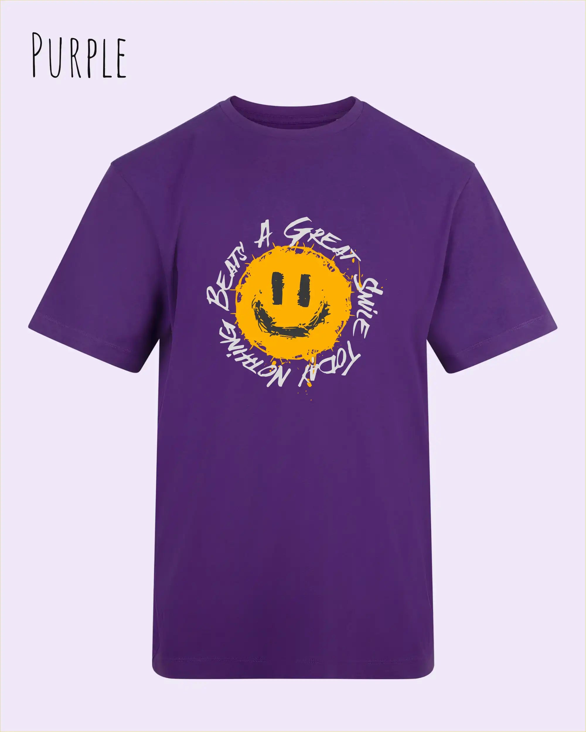Das Bild zeigt das T-Shirt AWDIS 180 T in der Farbe purple mit dem Design Nothing beats a great smile.