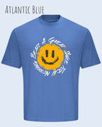 das bild zeigt das oversized heavyweight t-shirt awdis 240 t in der farbe atlantic blue mit dem design nothing beats a great smile today.