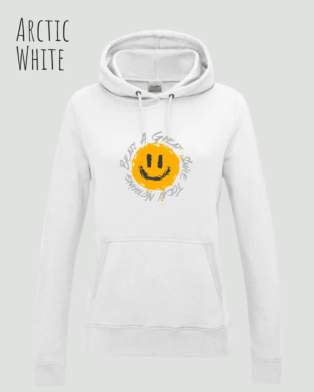 Das Bild zeigt den femininen Hoodie JH001F in arctic white mit dem Design nothing beats a great smile