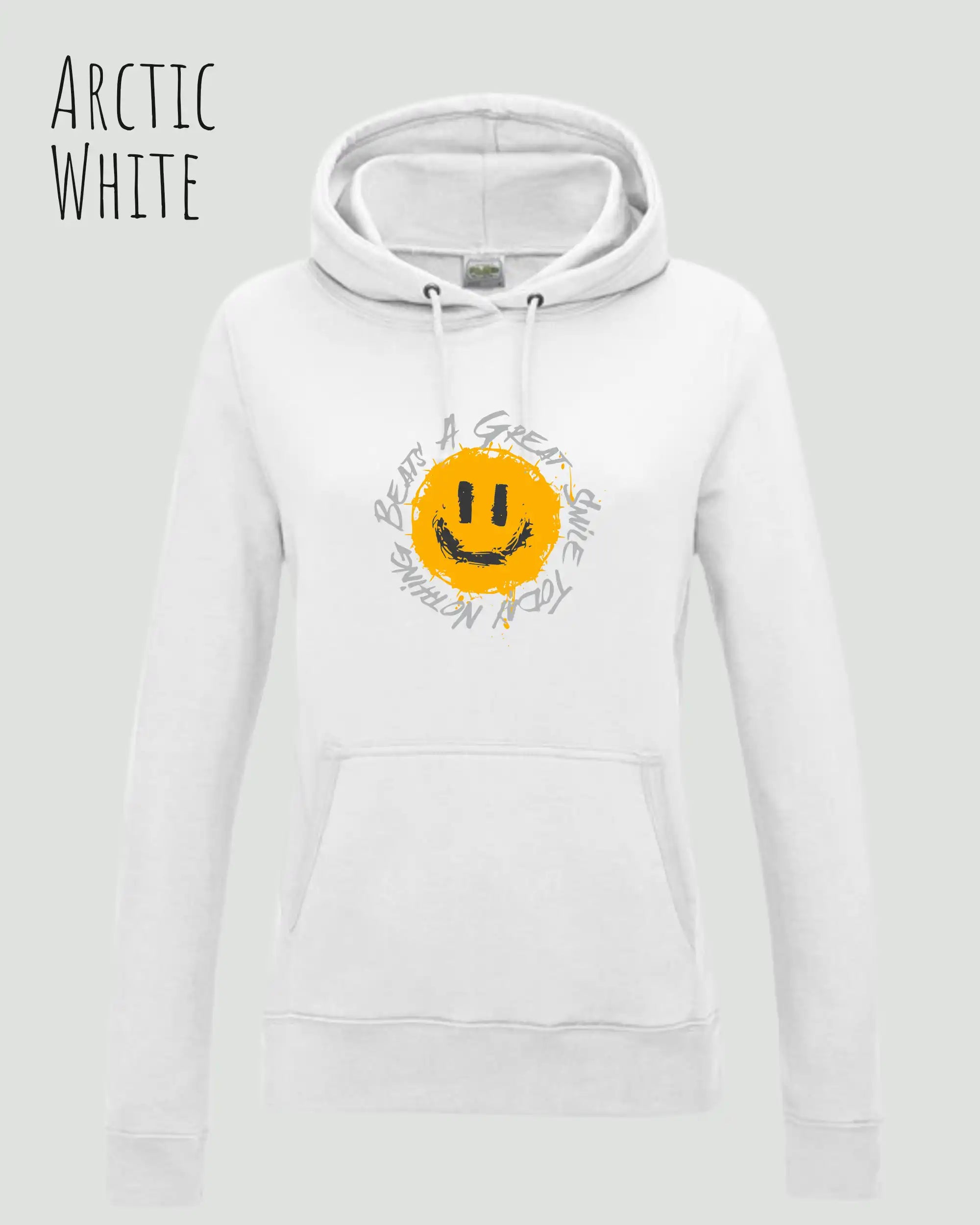 Das Bild zeigt den femininen Hoodie JH001F in arctic white mit dem Design nothing beats a great smile