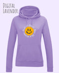Das Bild zeigt den femininen Hoodie JH001F in digital lavender mit dem Design nothing beats a great smile