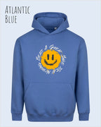 Das Bild zeigt den oversized hoodie jh111 von just hoods in der farbe atlantic blue  mit dem design notihing beats a great smile.