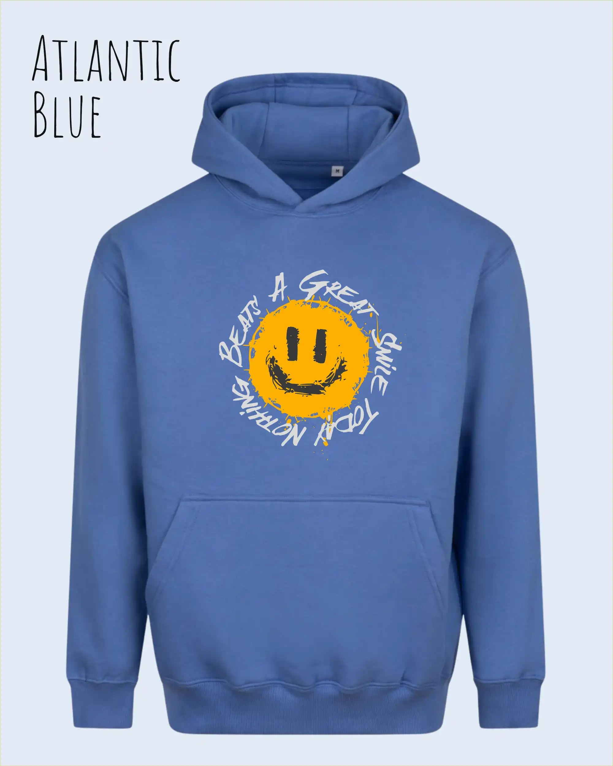 Das Bild zeigt den oversized hoodie jh111 von just hoods in der farbe atlantic blue  mit dem design notihing beats a great smile.
