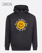 Das Bild zeigt den oversized hoodie jh111 von just hoods in der farbe charcoal mit dem design notihing beats a great smile.