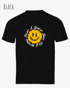 Das Bild zeigt  das Unisex oprganic t-shirt Tee Jays Urban Luxury Tee 1150  in der farbe black mit dem statement nothing beats a great smile today.