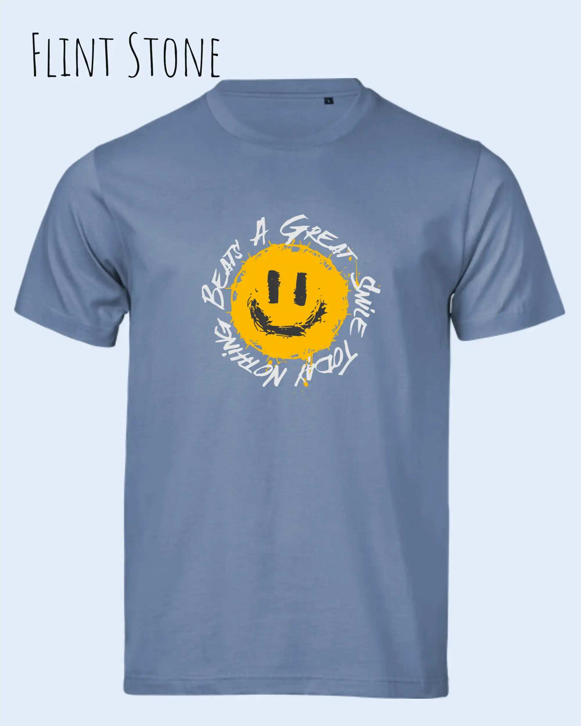 Das Bild zeigt  das Unisex oprganic t-shirt Tee Jays Urban Luxury Tee 1150  in der farbe flint stone mit dem statement nothing beats a great smile today.