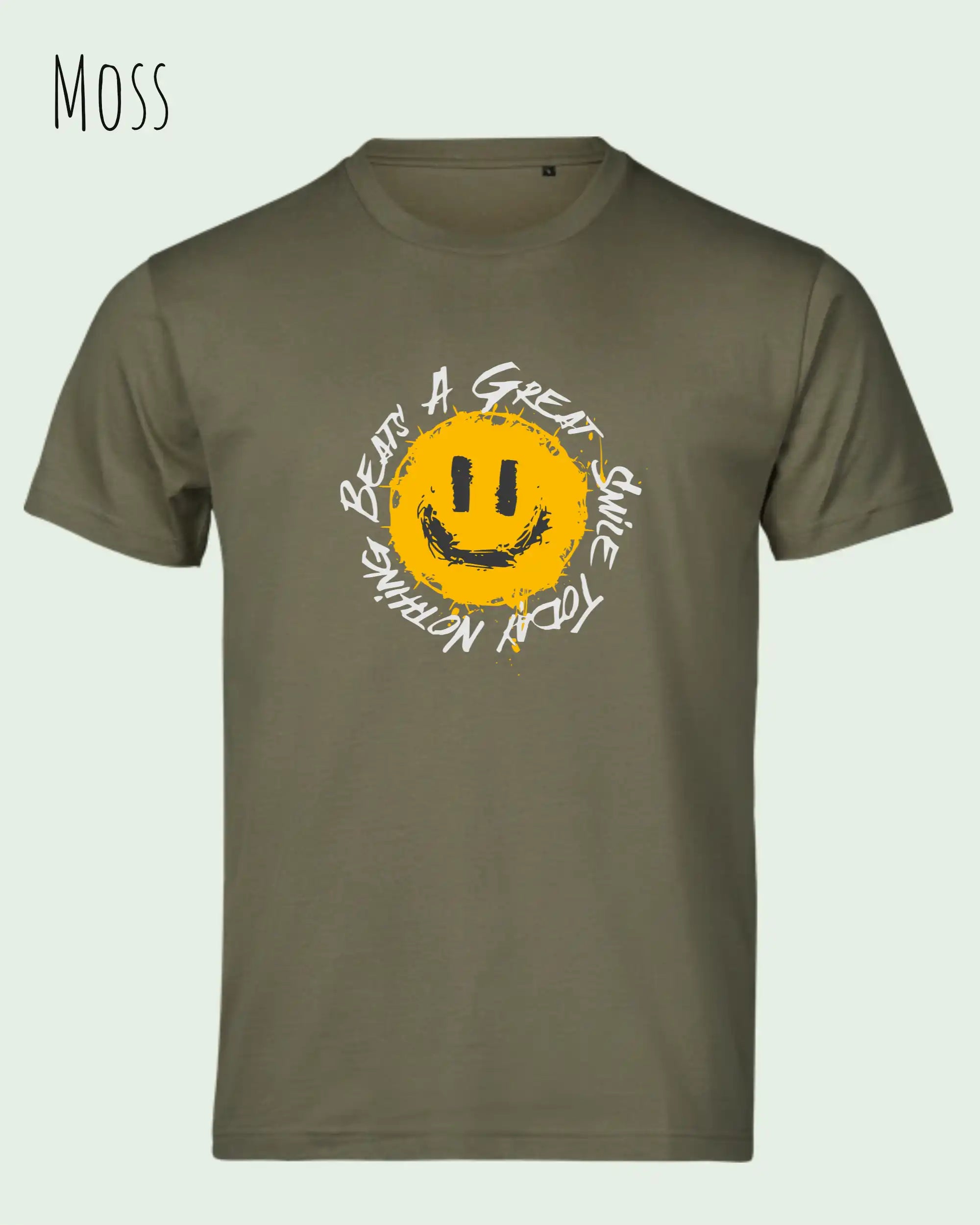 Das Bild zeigt  das Unisex oprganic t-shirt Tee Jays Urban Luxury Tee 1150  in der farbe moss mit dem statement nothing beats a great smile today.