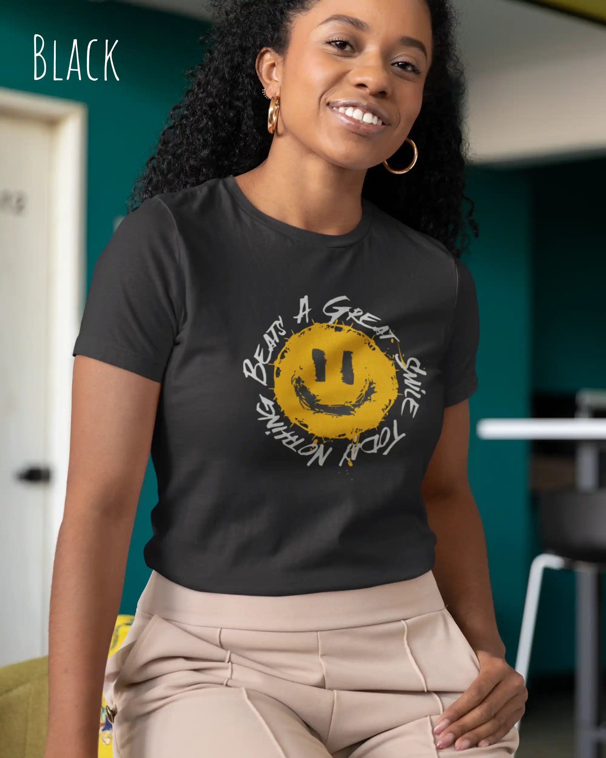 Bio Design-T‑Shirt – Feminine Fit – NOTHING BEATS A GREAT SMILE – Premium‑Baumwolle