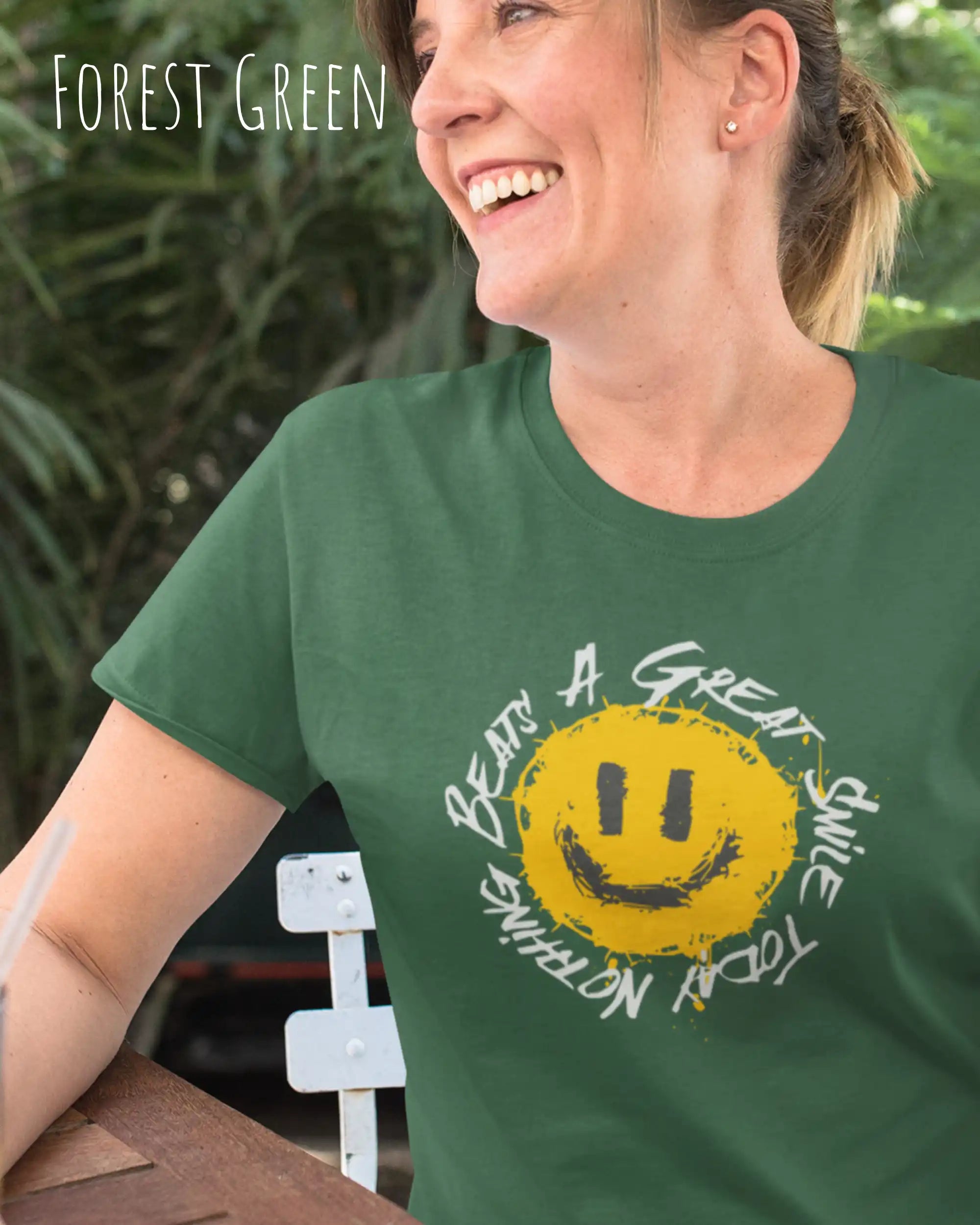 Bio Design-T‑Shirt – Feminine Fit – NOTHING BEATS A GREAT SMILE – Premium‑Baumwolle