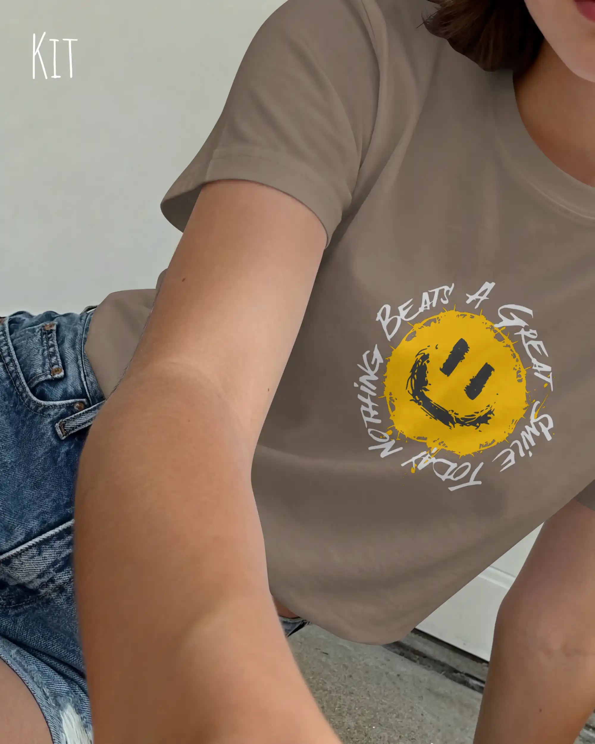 Bio Design-T‑Shirt – Feminine Fit – NOTHING BEATS A GREAT SMILE – Premium‑Baumwolle