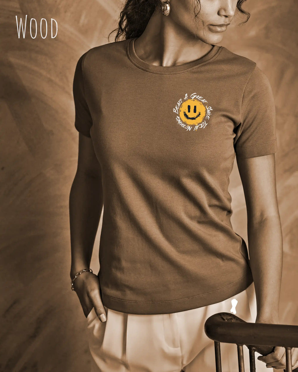 Bio Design-T‑Shirt – Feminine Fit – NOTHING BEATS A GREAT SMILE – Premium‑Baumwolle