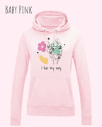 Das Bild zeigt DEN damen design hoodie JH001F von awdis in der Farbe BABY PINK mit dem STATEMENT I LIVE MY WAY     