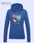 Das Bild zeigt DEN damen design hoodie JH001F von awdis in der Farbe ROYAL BLUEmit dem STATEMENT I LIVE MY WAY     