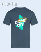 Das Bild zeigt das Unisex Design-T-Shirt AWDis 180 T iin der Farbe airforce blue mit dem Motiv Come On!