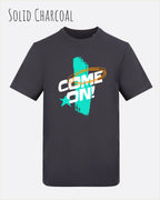 Das Bild zeigt das Unisex Design-T-Shirt AWDis 180 T iin der Farbe solid charcoal  mit dem Motiv Come On!