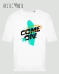 die Abbildung zeigt ein oversized heavyweight design-t-shirt in der farbe arctic white mit dem motiv come on!