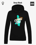 Das bild zeigt den Damen-Design-Hoodie JH001F von AWDis Jusat hoods in der farbe deep black mit dem markanten motiv "COME ON".