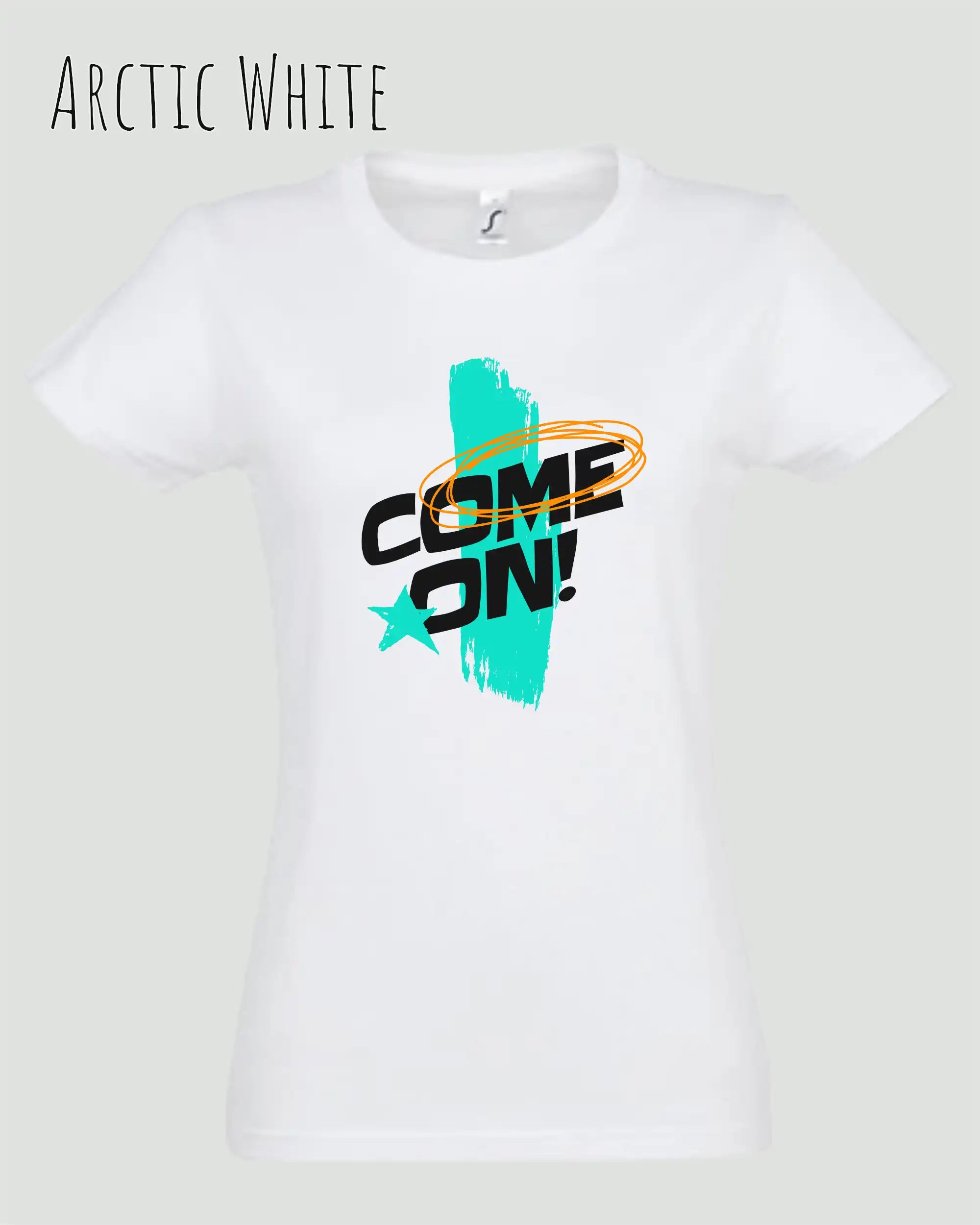 die Abbildung zeigt ein design-t-shirt mit femininem schnitt in der farbe arctic white und mit dem motiv come on!