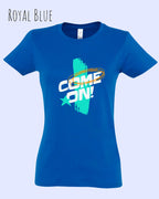 die Abbildung zeigt ein design-t-shirt mit femininem schnitt in der farbe royal blue und mit dem motiv come on!