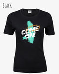 das bild zeigt das T-Shirt Tee Jays Women's Interlock Tee STYLE 580 in der farbe black mit dem dynamischen  design "COME ON",
