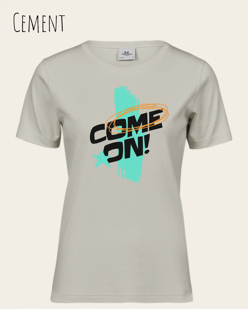 das bild zeigt das T-Shirt Tee Jays Women's Interlock Tee STYLE 580 in der farbe cement mit dem dynamischen  design "COME ON",