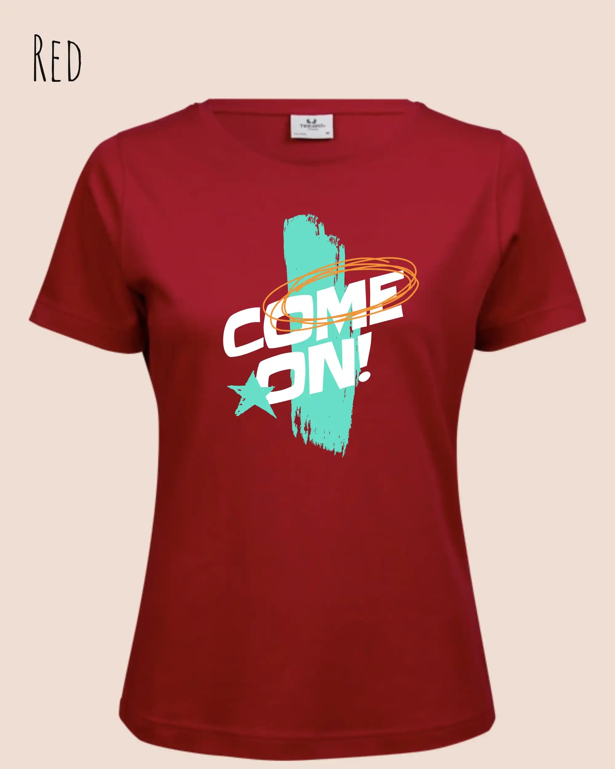 das bild zeigt das T-Shirt Tee Jays Women's Interlock Tee STYLE 580 in der farbe red mit dem dynamischen  design "COME ON",