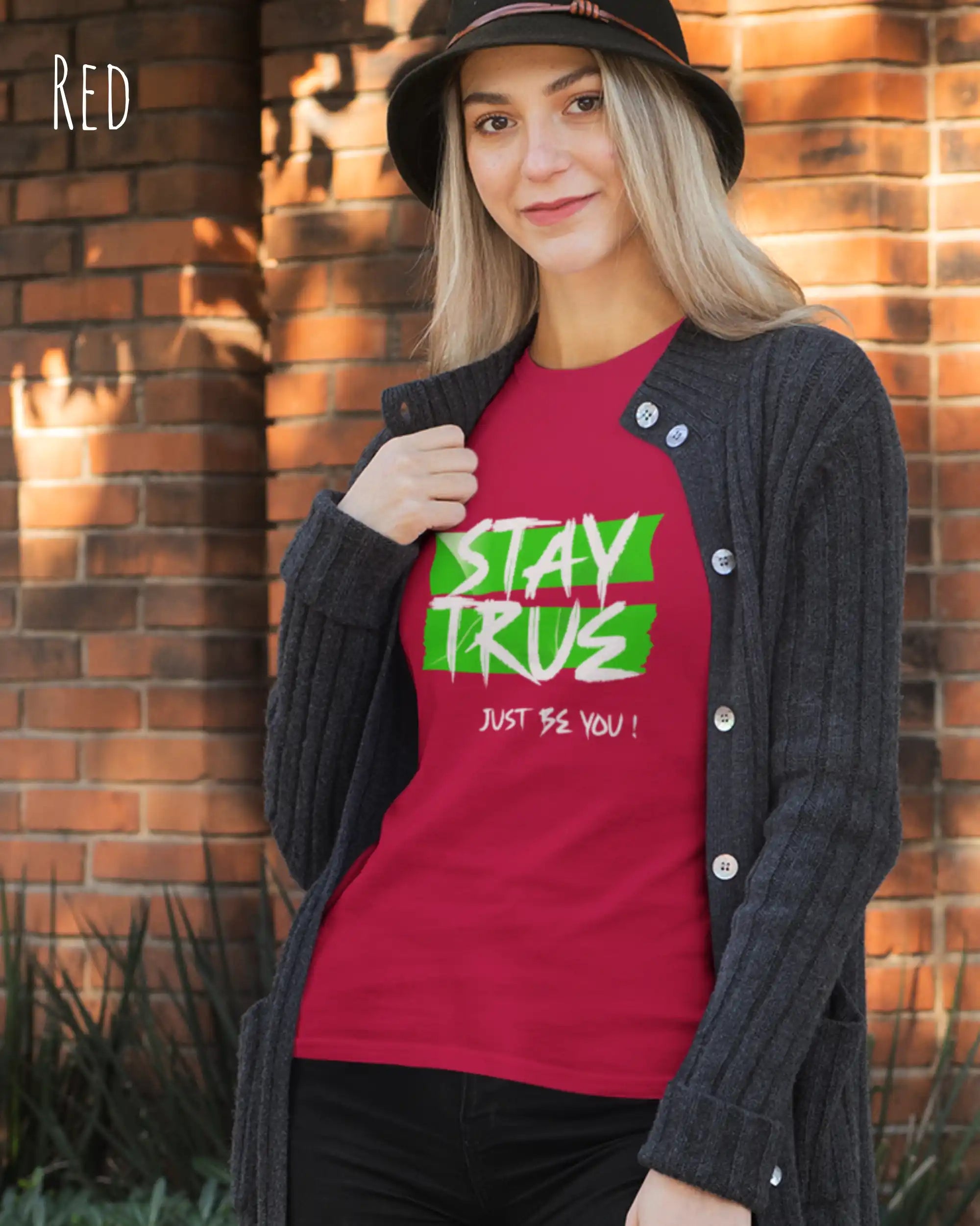 Bio Design-T‑Shirt – Feminine Fit – STAY TRUE – Premium‑Baumwolle