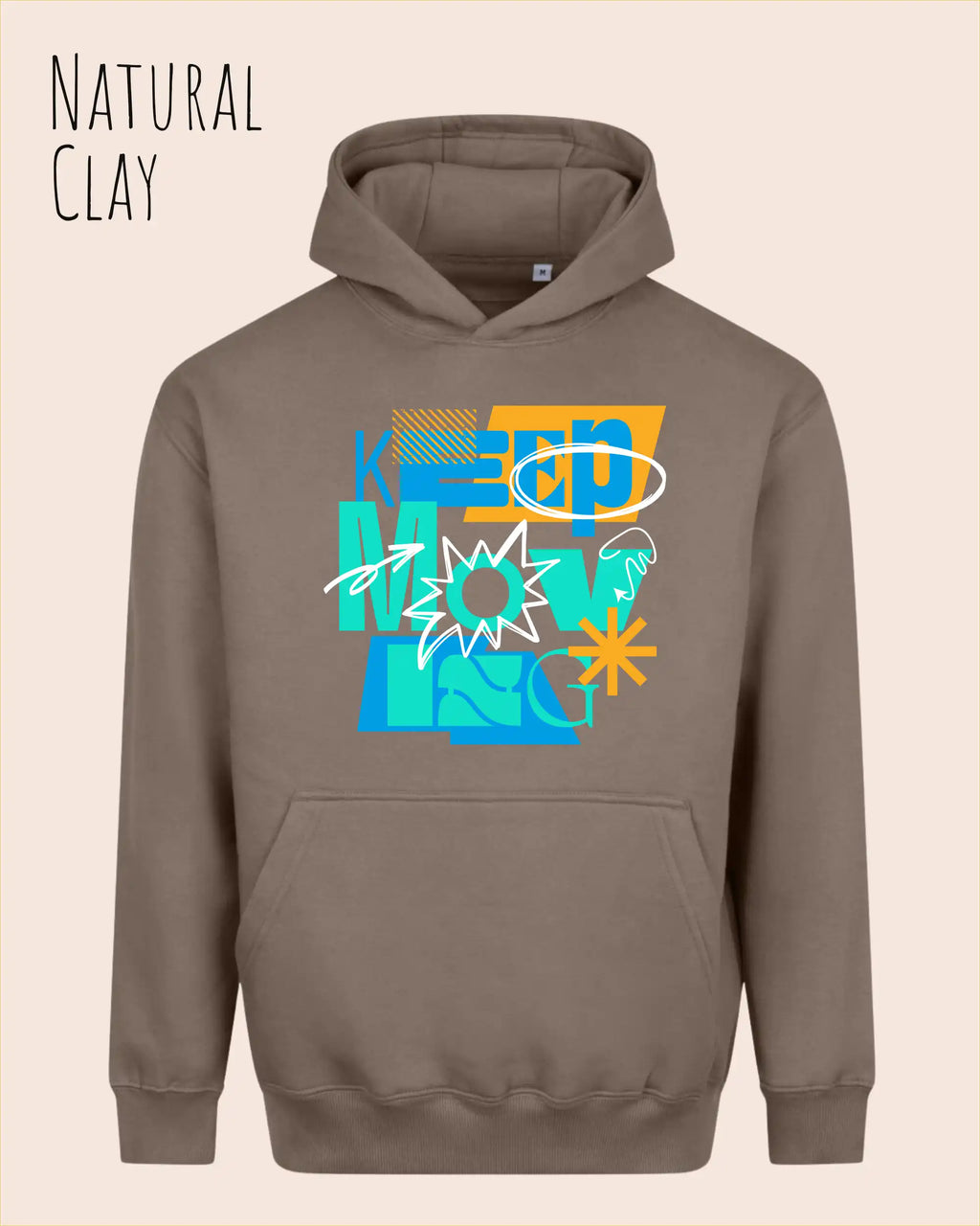 das bild zeigt den Oversized Design-Hoodie JH111 in der farbe natural clay mit dem motivierenden motiv "keep moving".