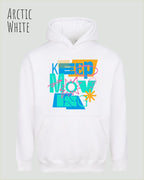 das bild zeigt den Oversized Design-Hoodie JH111 in der farbe arctic white mit dem motivierenden motiv "keep moving".