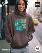 Eine Person trägt einen Heavyweight Design-Hoodie in der farbe espresso mit dem statement motiv "keep moving".