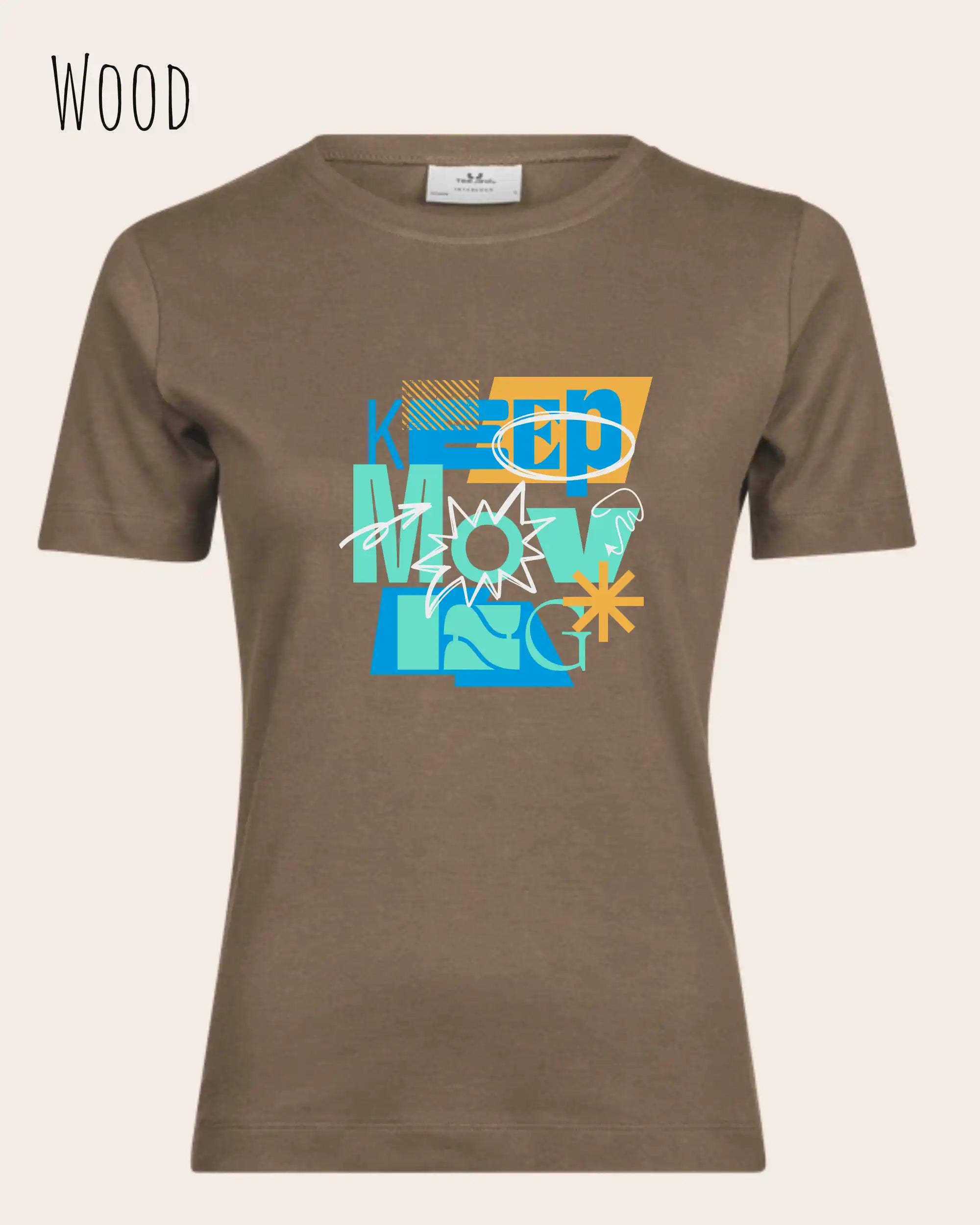das bild zeigt das T-Shirt Tee Jays Women's Interlock Tee STYLE 580 in der farbe wood mit dem motivierenden design "keep moving".