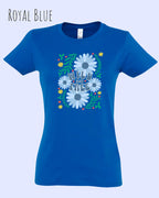 Das Bild zeigt das feminine Basic Design-T‑Shirt SOL’S Imperial Women 11502 in der farbe royal blue mit dem motiv WILD AND FREE.