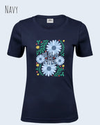 Das Bild zeigt das  Tee Jays Women's Interlock Tee mit Design Wild and Free in der farbe navy
