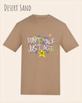 Das Bild zeigt das Baumwolle Unisex T-Shirt AWDis 150 T in der Farbe DESERT SAND mit dem STATEMENT Design DON’T TALK JUST ACT