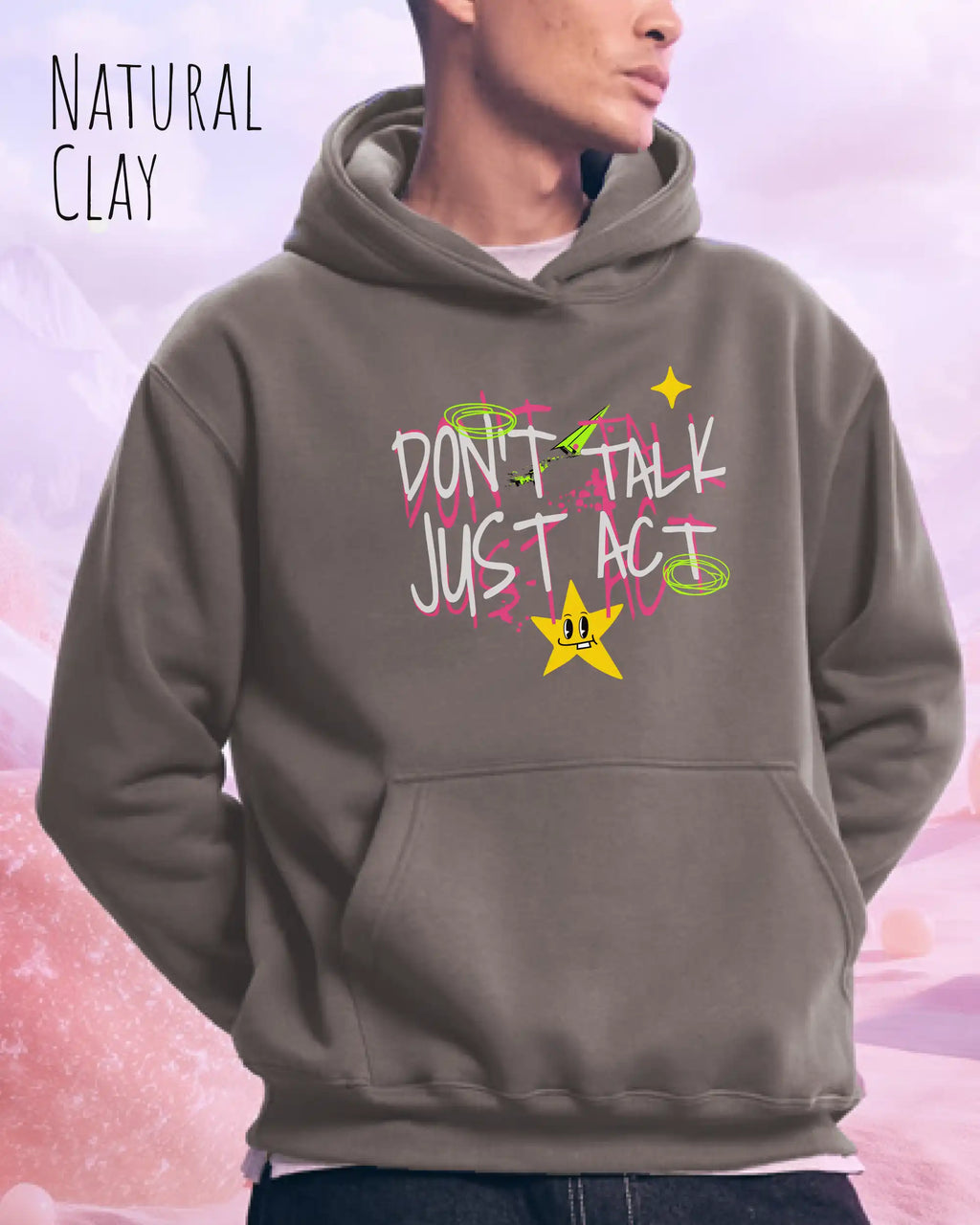 Ein Mann trägt den oversized design hoodie AWDis Just Hoods Vision JH111 in natural clay