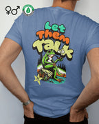 ein mann trägt ein nachhaltiges Unisex Design-T-Shirt dem humorvollen Motiv "Let them talk" 