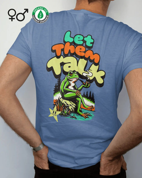 ein mann trägt ein nachhaltiges Unisex Design-T-Shirt dem humorvollen Motiv "Let them talk" 