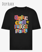 Die Abbildung zeigt das heavywight oversized t-shirt AT 240 T in der farbe deep black mit dem design smile it confuses people.