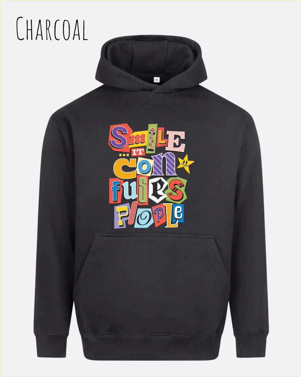 das bild zeigt den Oversized Design-Hoodie JH111 in der farbe charcoal mit dem farbenfrohen motiv "Smile ... it confuses people".