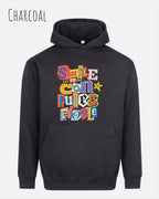 das bild zeigt den Oversized Design-Hoodie JH111 in der farbe charcoal mit dem farbenfrohen motiv "Smile ... it confuses people".